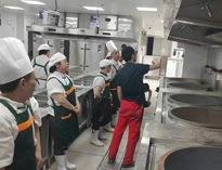 食堂厨具设备厂家告诉你食堂草莓视频在线观看网站设备的采购标准是怎样的